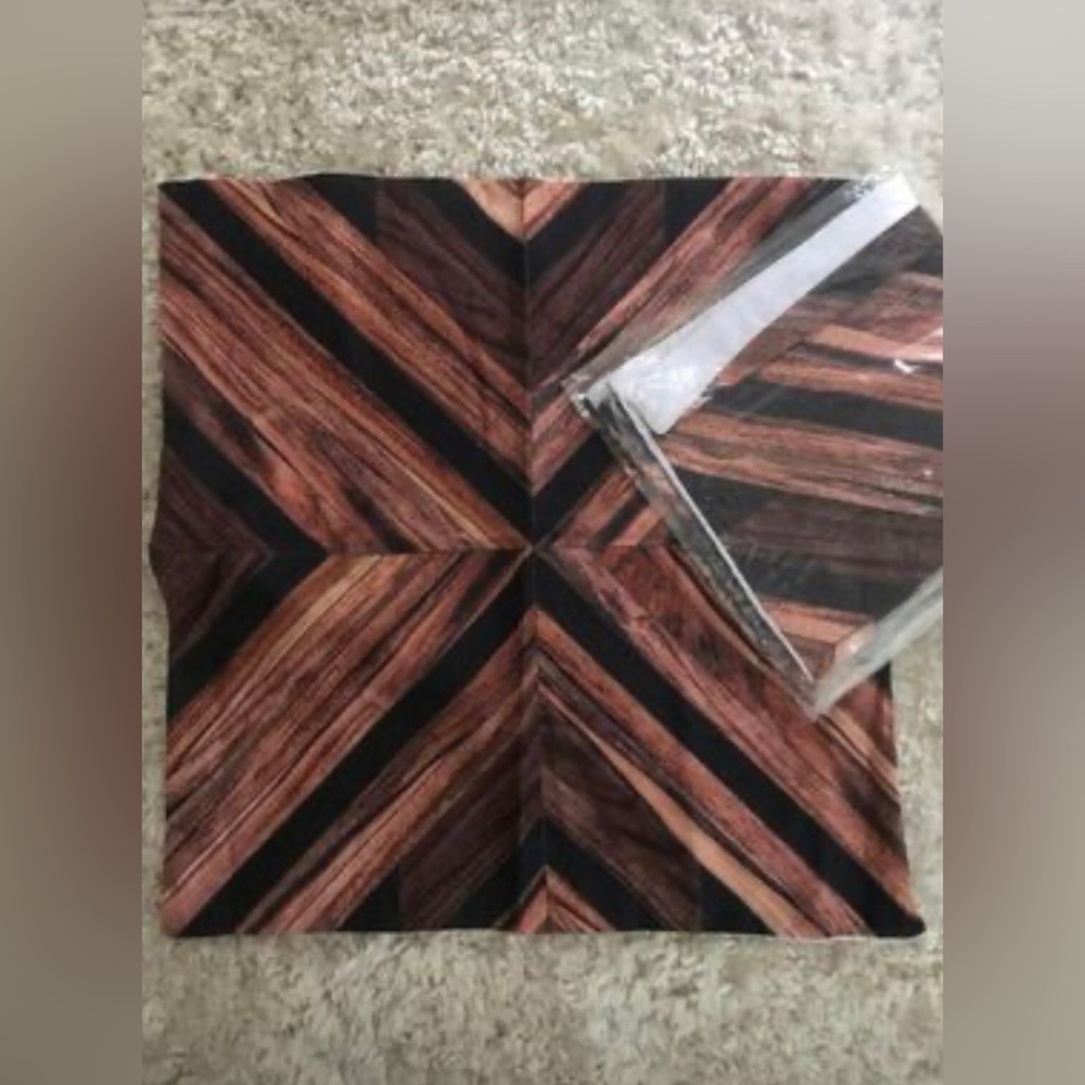 Cushion Covers x 2
Set